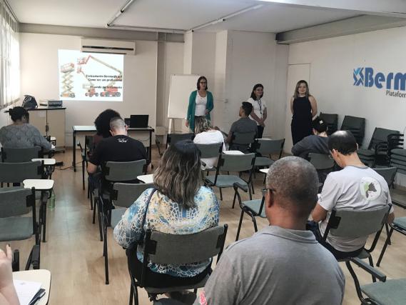 treinamento plataforma elevatoria